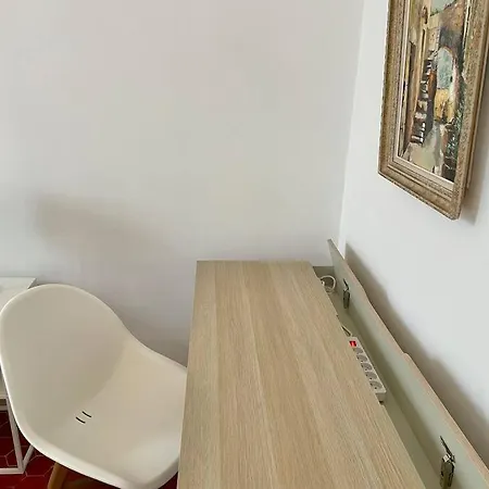 Daire Bourgeois - Chic New 2-bedroom Downtown *