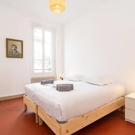 アパート Bourgeois - Chic New 2-bedroom Downtown カンヌ