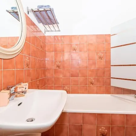 Bourgeois - Chic New 2-bedroom Downtown
