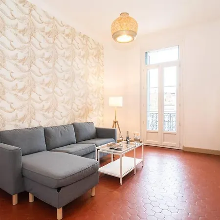 Bourgeois - Chic New 2-bedroom Downtown アパート *