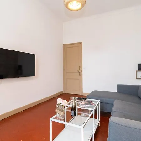 アパート Bourgeois - Chic New 2-bedroom Downtown *