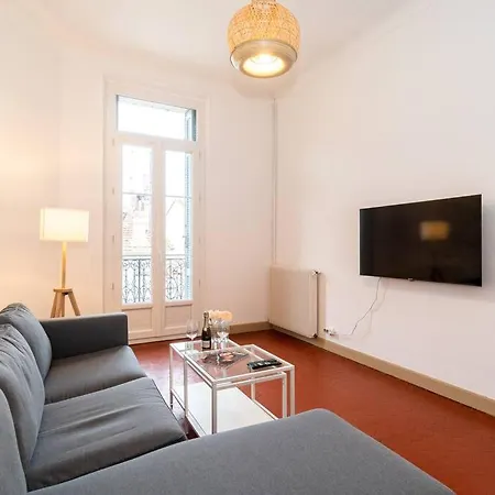 Bourgeois - Chic New 2-bedroom Downtown アパート カンヌ